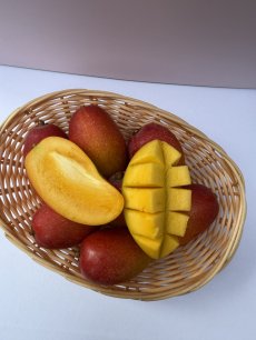 画像3: ☆希少種☆　ミニ レッドキンコーマンゴー（7~14玉）　1kg 　沖縄県産  (3)