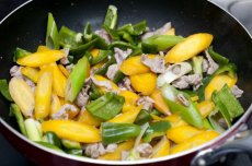 画像3: 沖縄産 島にんじん　滋養食　（チデークニ）5kg 10束 【発送12〜2月】 (3)