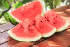 画像2: 甘く仕上がってます！種まで食べれるぷちっとスイカ☆　2.5〜3kg前後 (2)