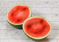 画像3: 甘く仕上がってます！種まで食べれるぷちっとスイカ☆　2.5〜3kg前後 (3)