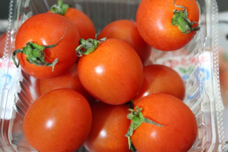 画像1: 【収穫開始】　沖縄産ミニトマト１５０g×５パック (1)