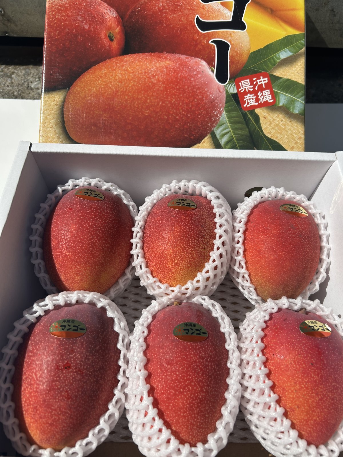 【先行予約】沖縄県産アップルマンゴー　秀品　２kg（４〜６玉）贈答用【超早割】